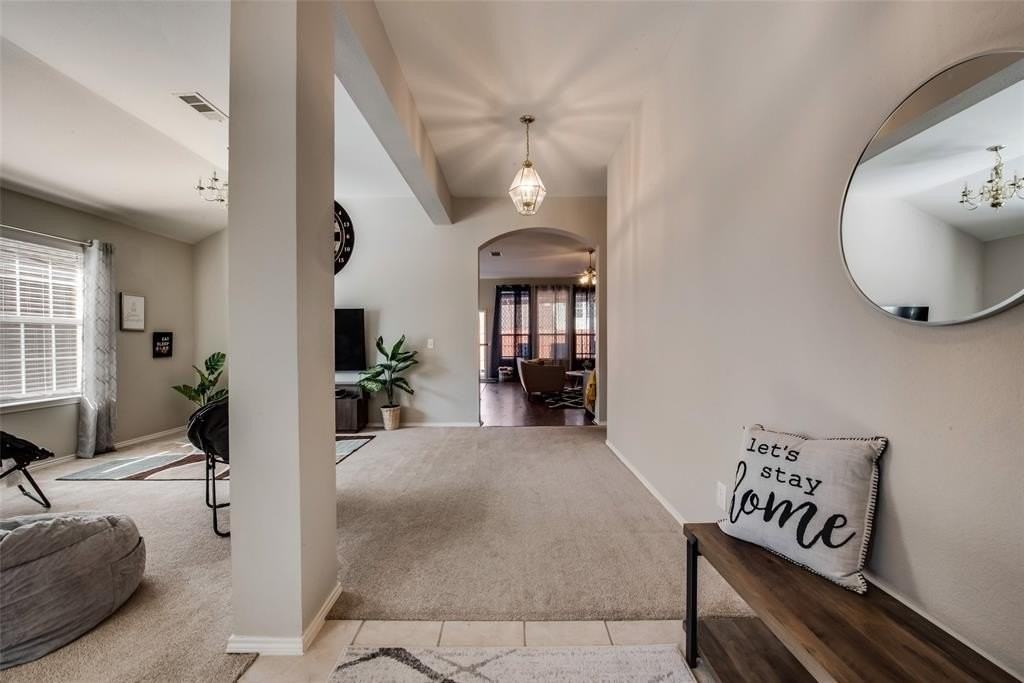 2732 Excalibur Dr - Photo 2 of 25