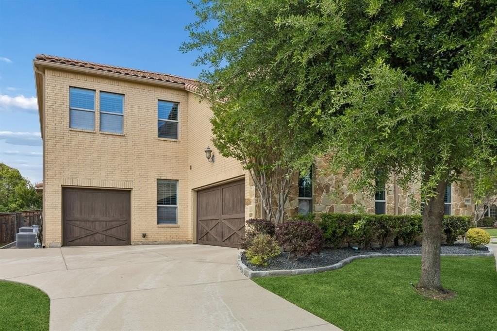 1737 Adalina Dr - Photo 3 of 40