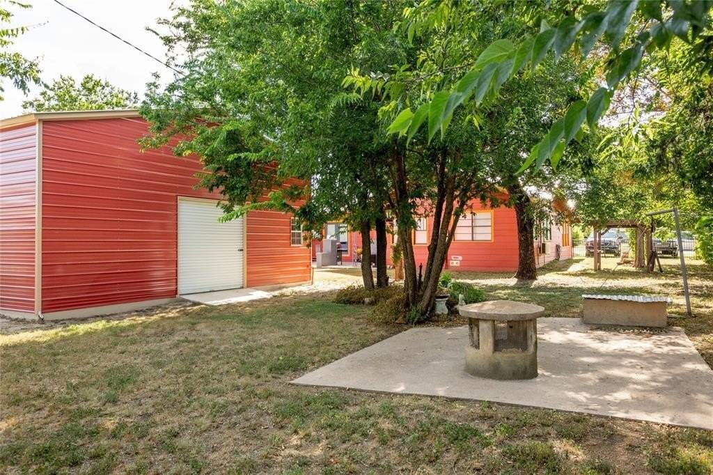 340 W 3rd St - Photo 5 of 40