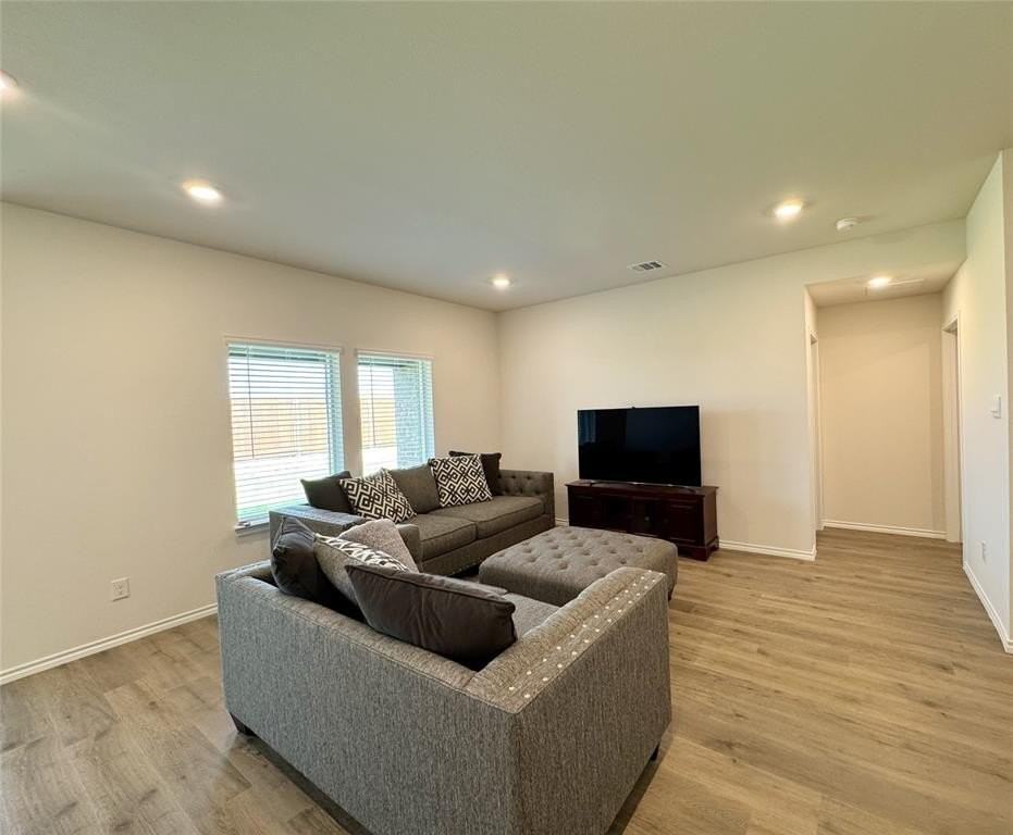 390 Zenyetta Dr - Photo 6 of 19