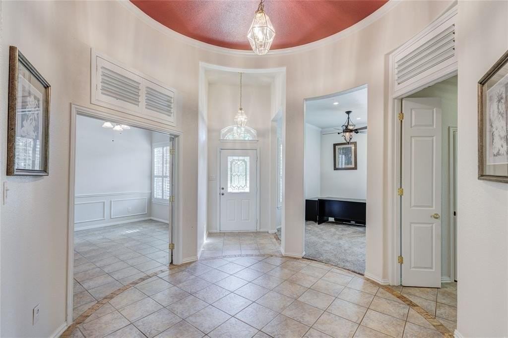 2258 Fox Ridge Trl - Photo 2 of 19