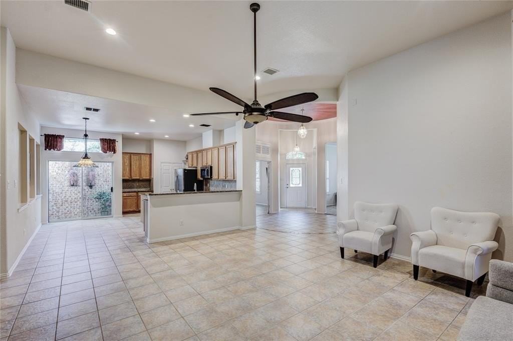 2258 Fox Ridge Trl - Photo 7 of 19