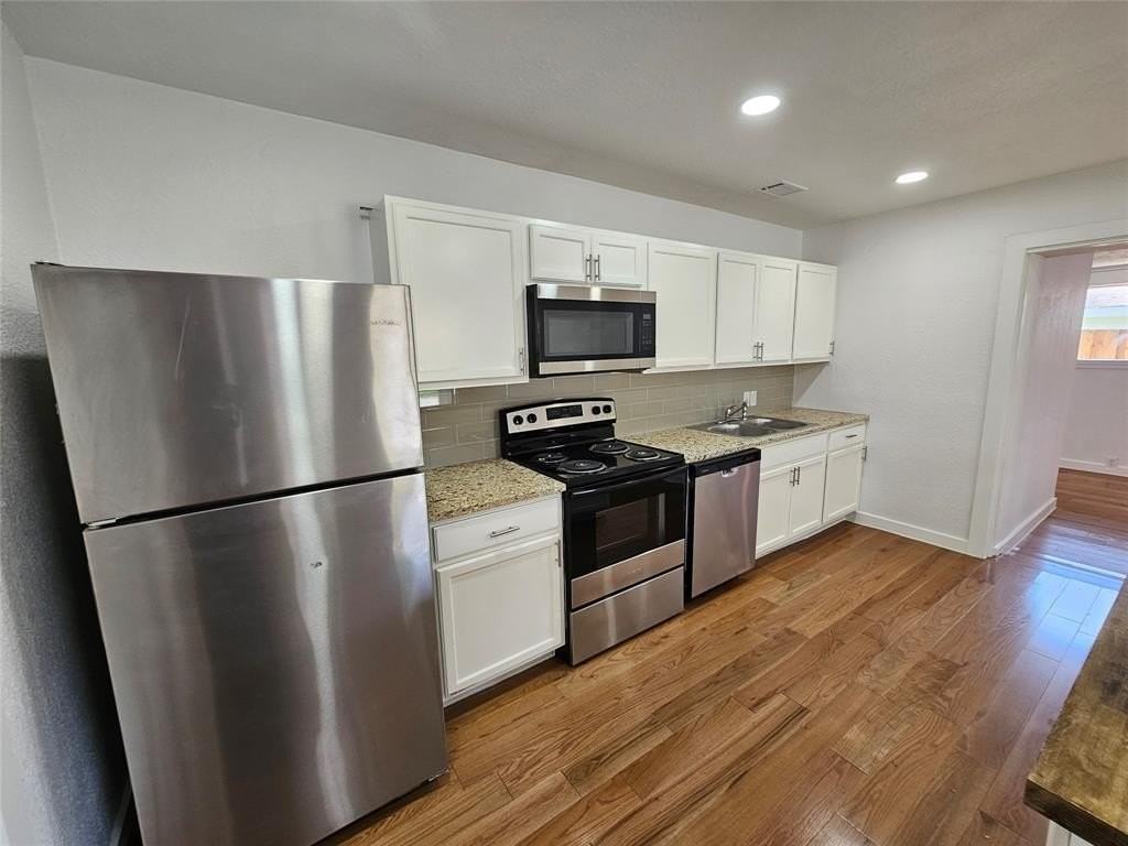 2402 Housley Dr - Photo 2 of 27