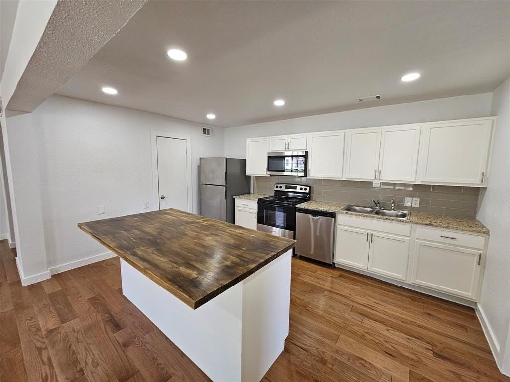 2402 Housley Dr - Photo 6 of 27