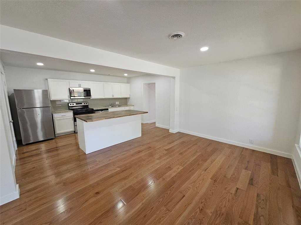 2402 Housley Dr - Photo 7 of 27