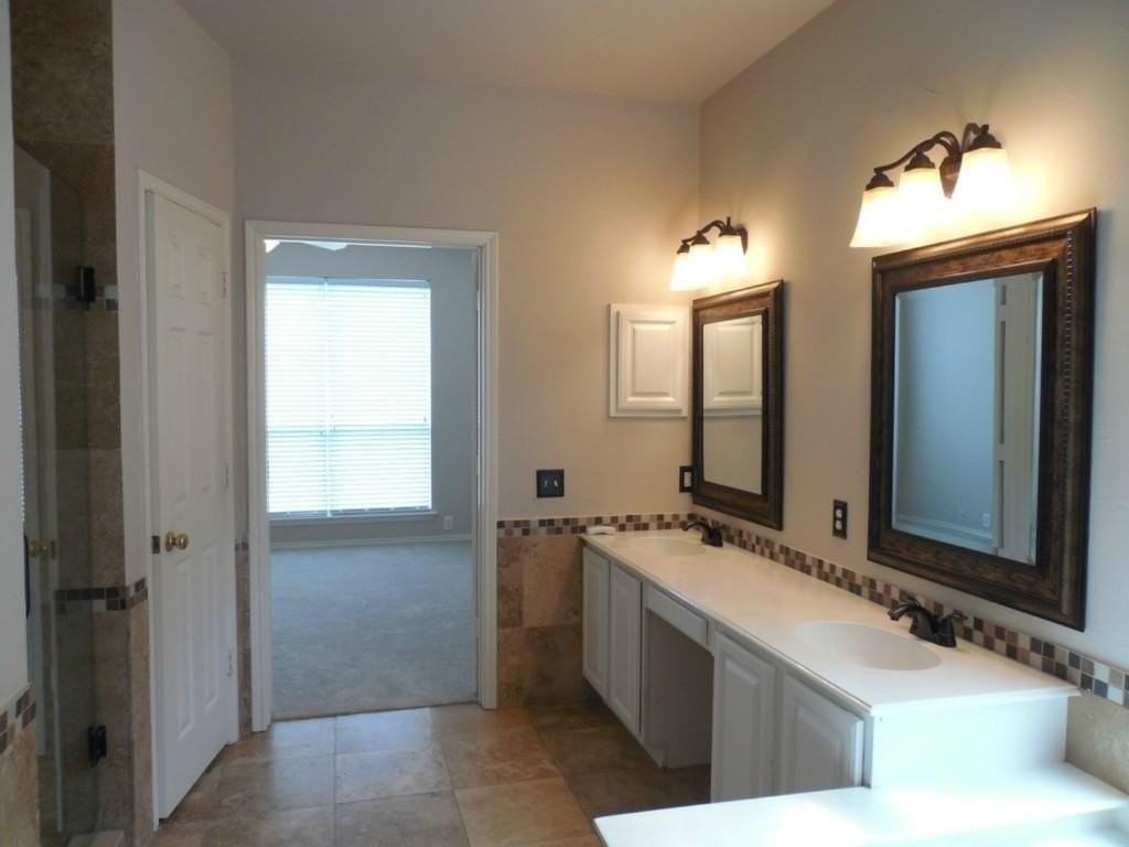 2709 Dunbar Dr - Photo 2 of 14