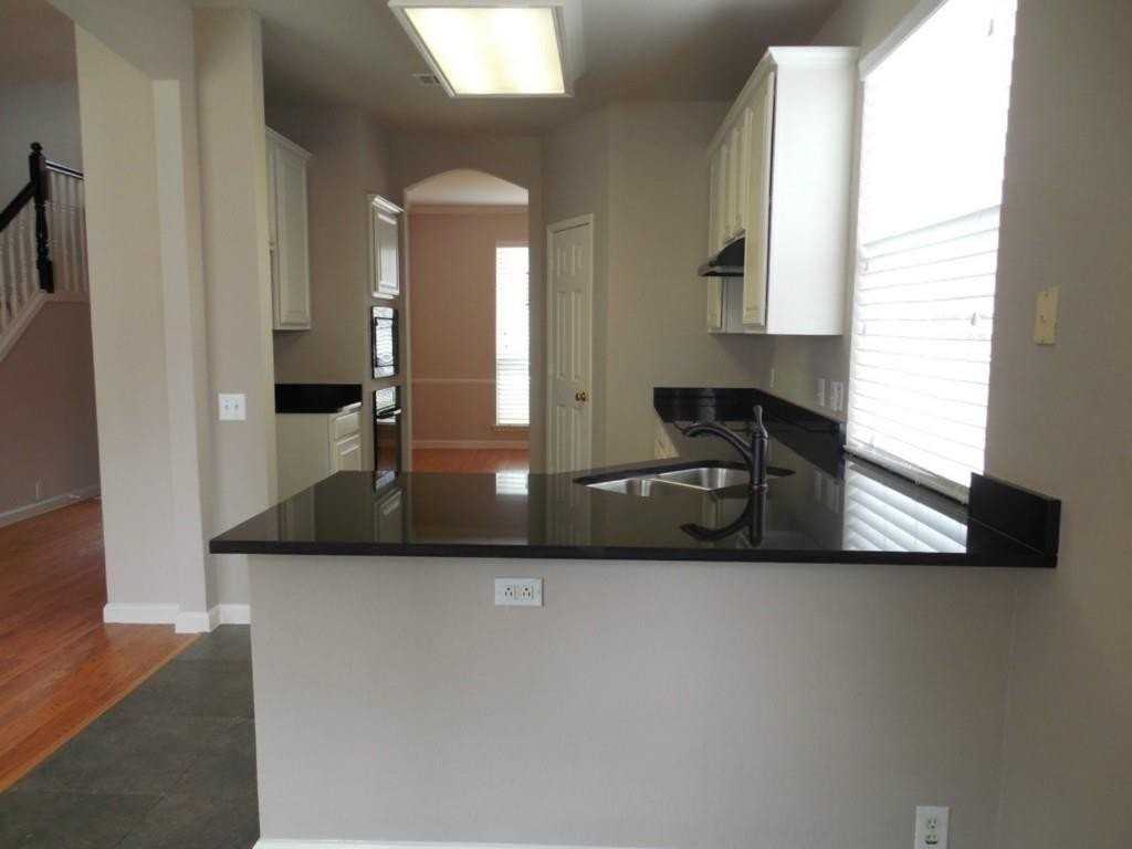 2709 Dunbar Dr - Photo 5 of 14