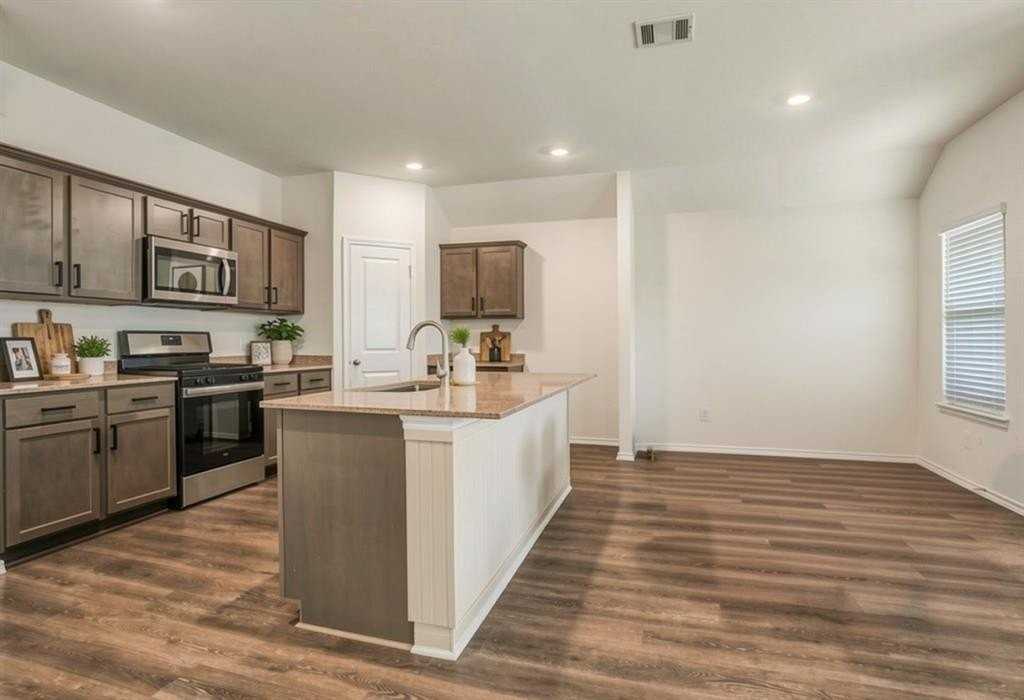 1111 Dewy Glen Ln - Photo 5 of 18