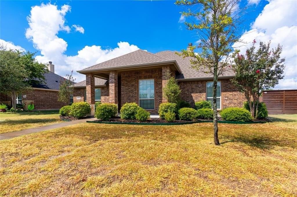 1112 Hidden Creek Dr - Photo 2 of 33