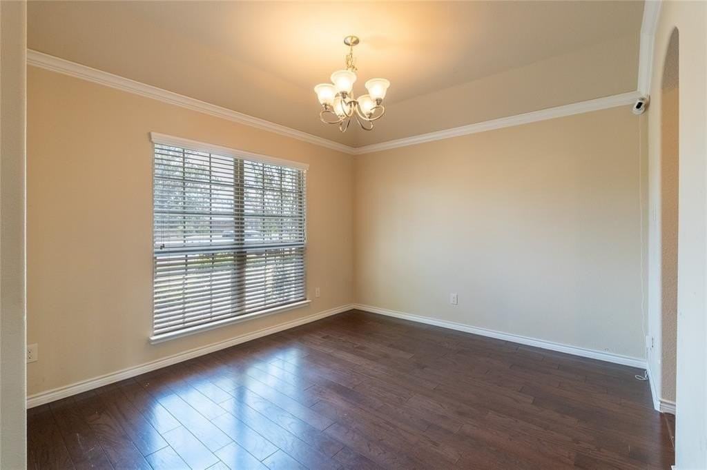 1112 Hidden Creek Dr - Photo 3 of 33