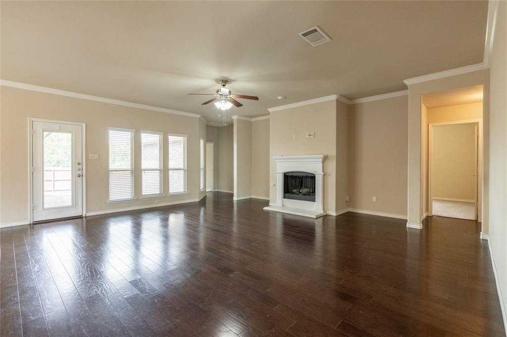 1112 Hidden Creek Dr - Photo 6 of 33