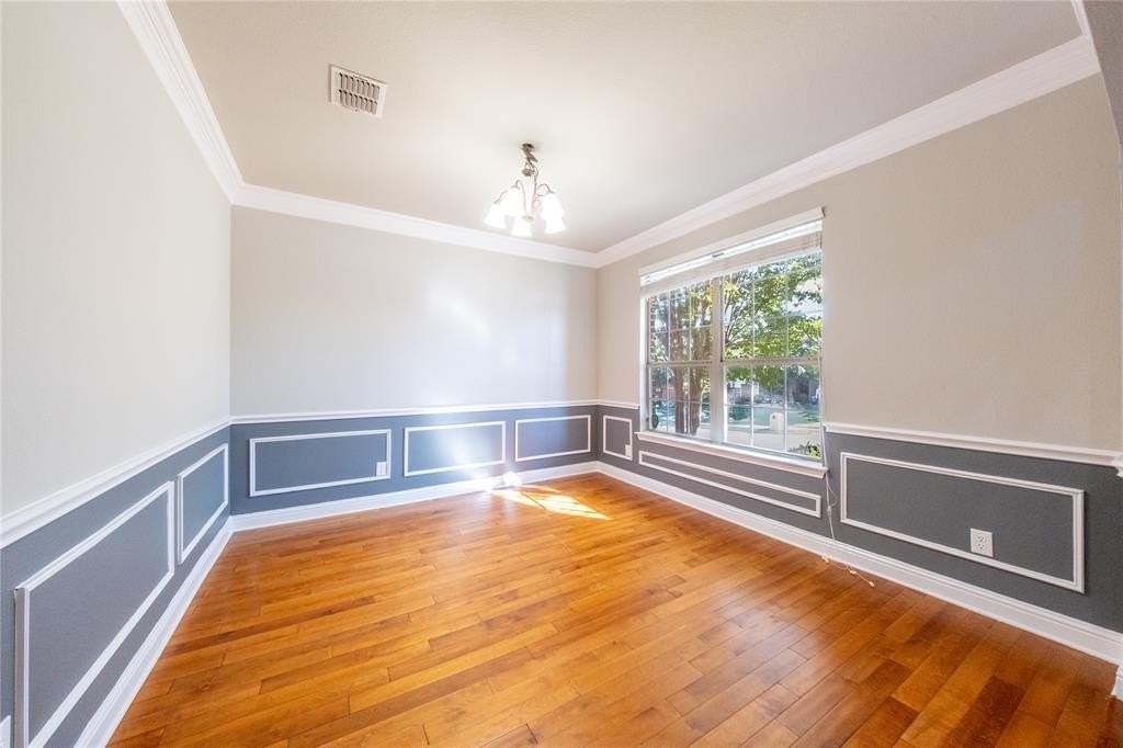 1067 Valley Vista Dr - Photo 5 of 36