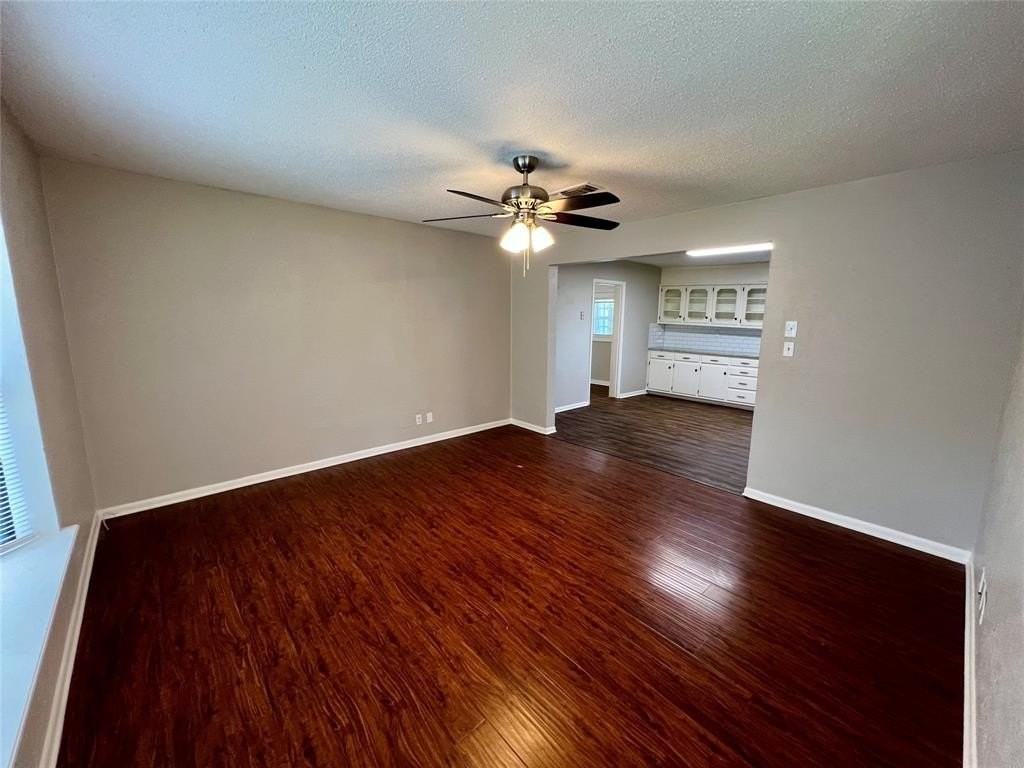 300 W 4th St - Photo 5 of 21