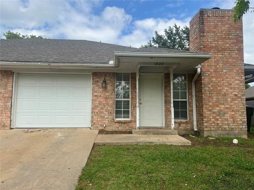 1809 Park Pl - Photo 2 of 15