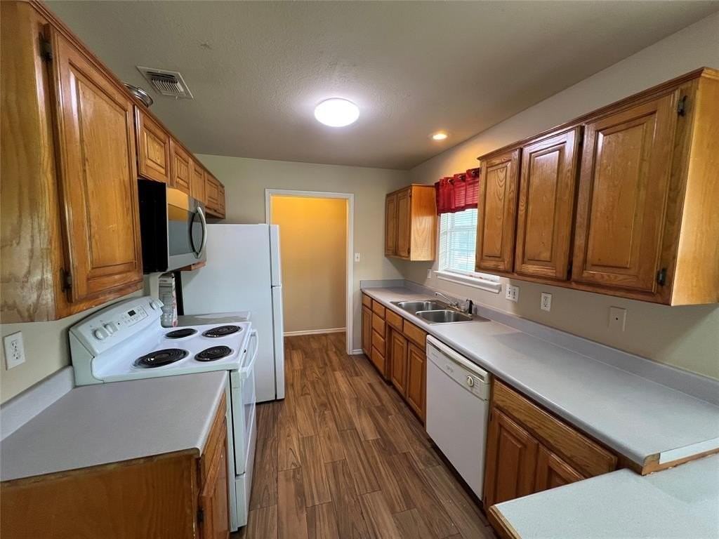 1809 Park Pl - Photo 5 of 15