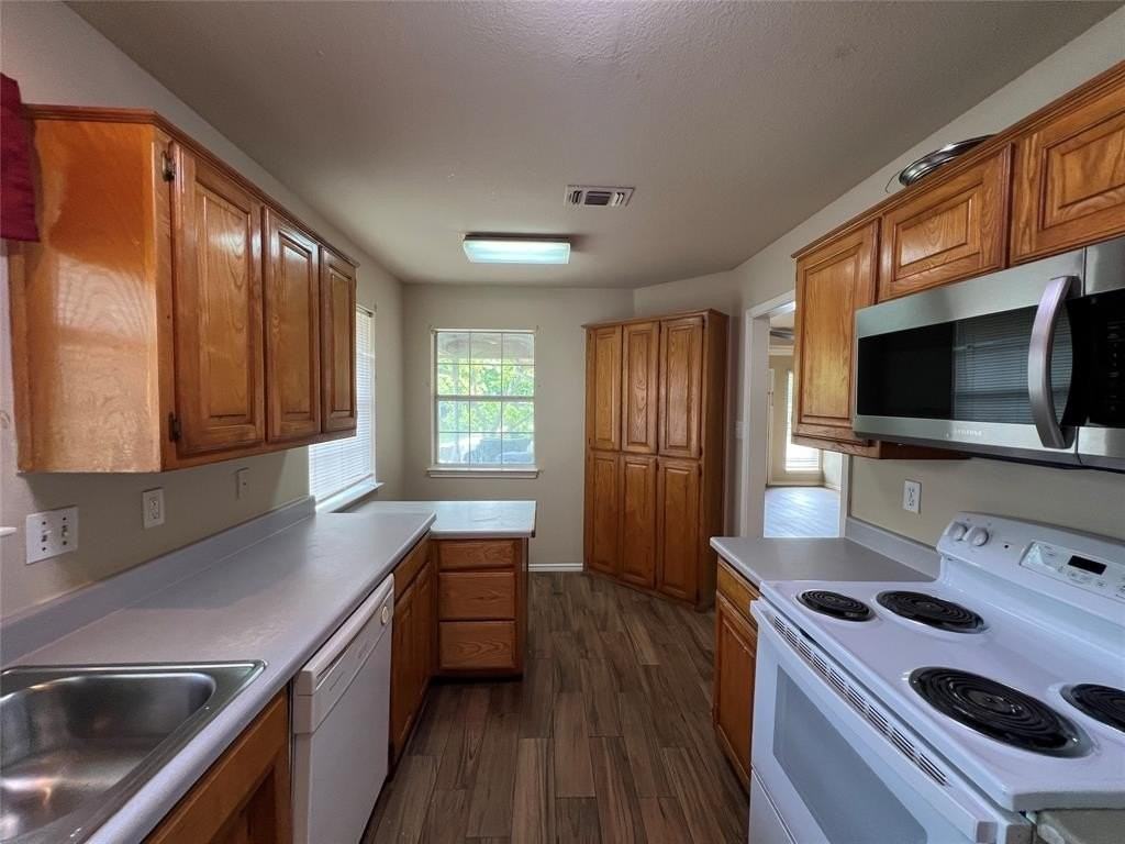 1809 Park Pl - Photo 6 of 15