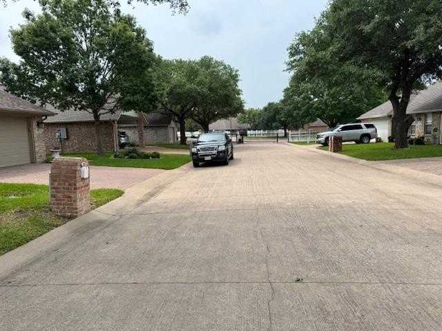 106 Royal Crest Ct - Photo 3 of 28