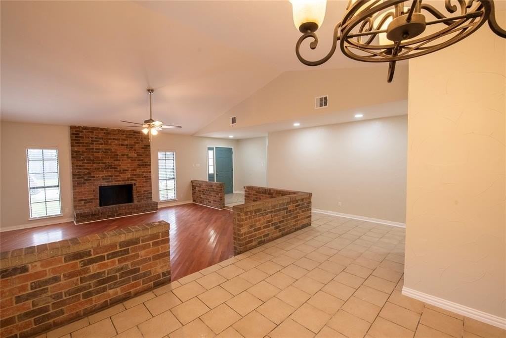 4216 Wayfaring St - Photo 4 of 23