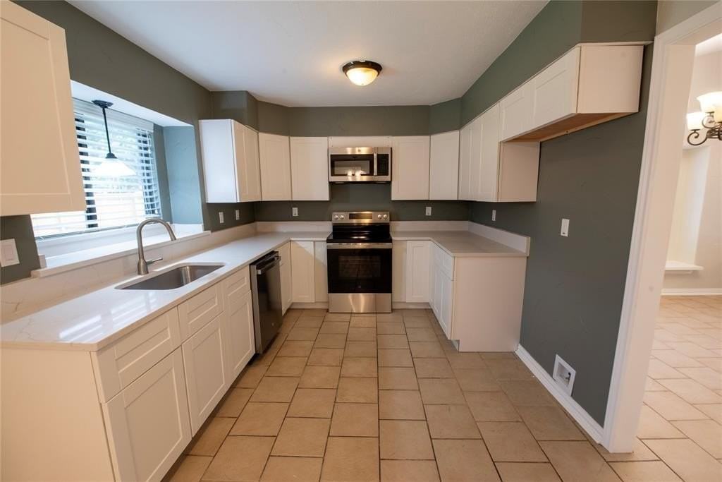 4216 Wayfaring St - Photo 5 of 23