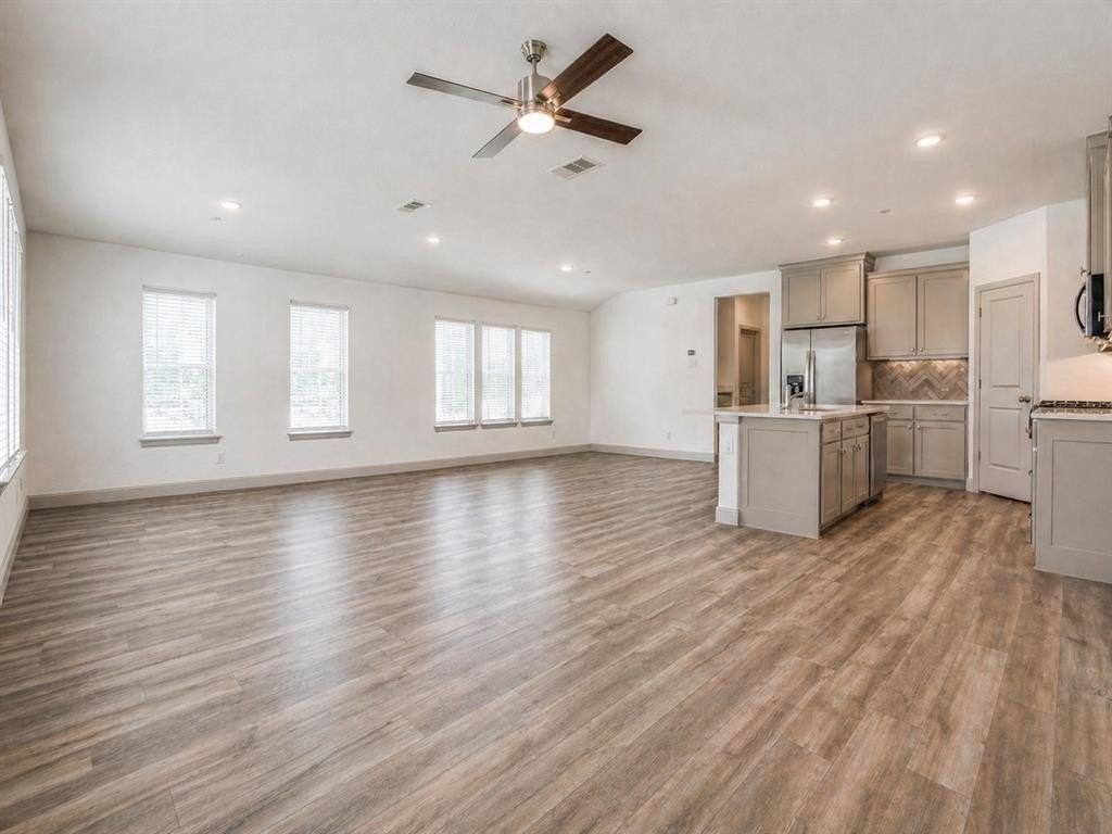 8913 Swallowtail St - Photo 5 of 36