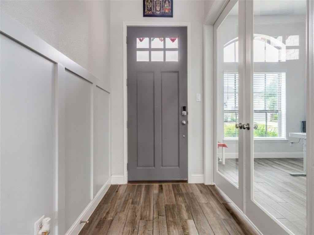 820 Manchester Ave - Photo 3 of 38