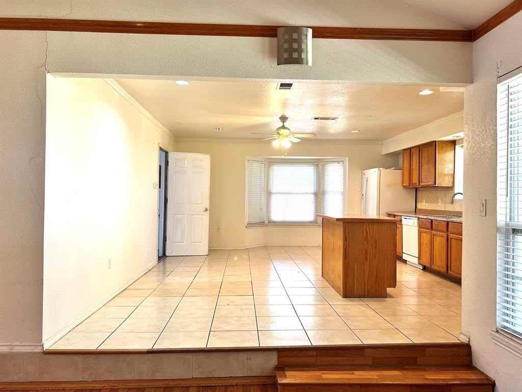 6704 Spoonwood Ln - Photo 3 of 17