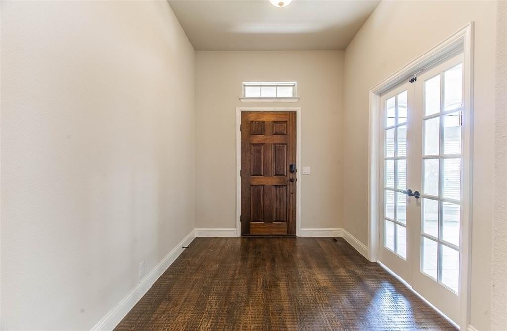 2104 Burke Dr - Photo 2 of 22