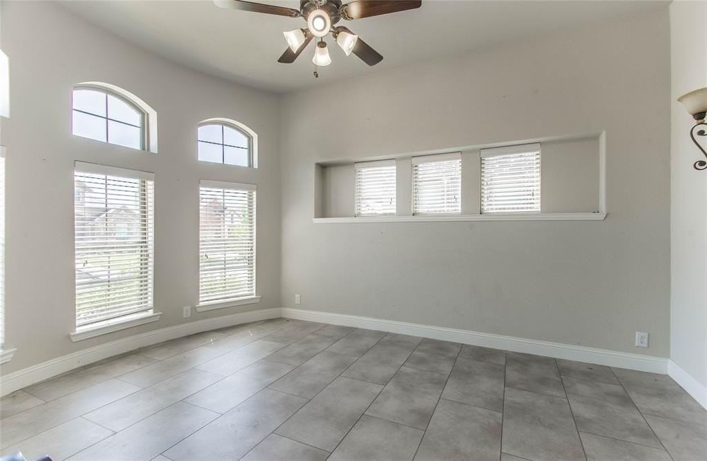 2104 Burke Dr - Photo 3 of 22