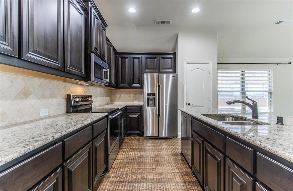 2104 Burke Dr - Photo 4 of 22