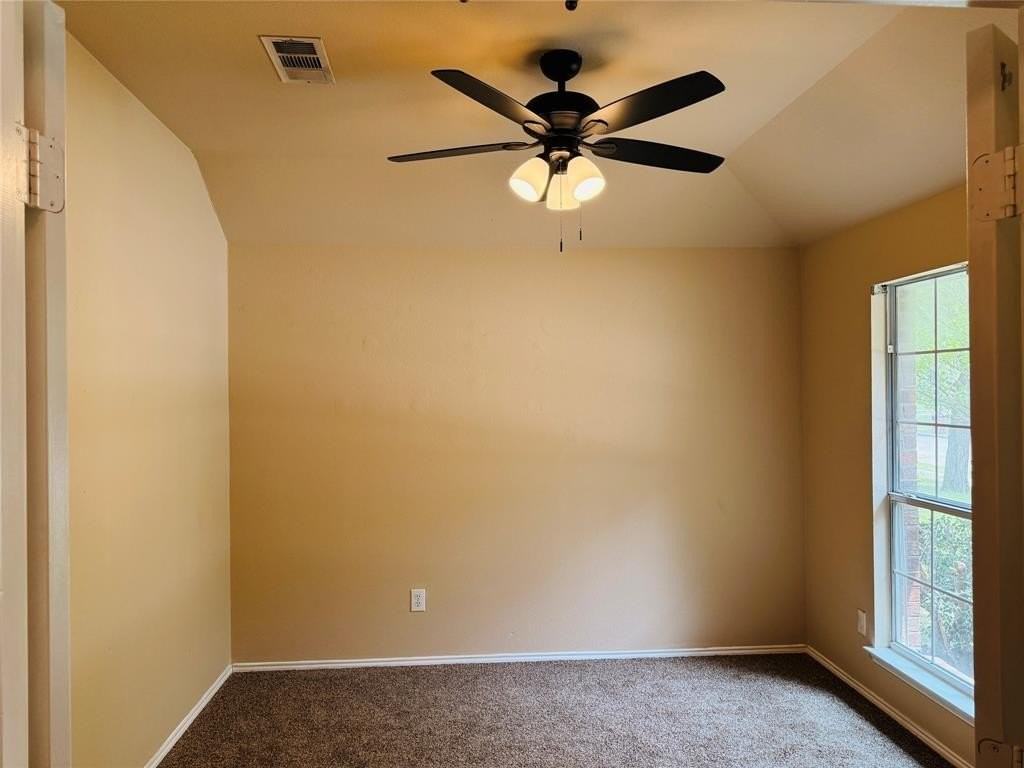 11956 Kingsville Dr - Photo 3 of 20