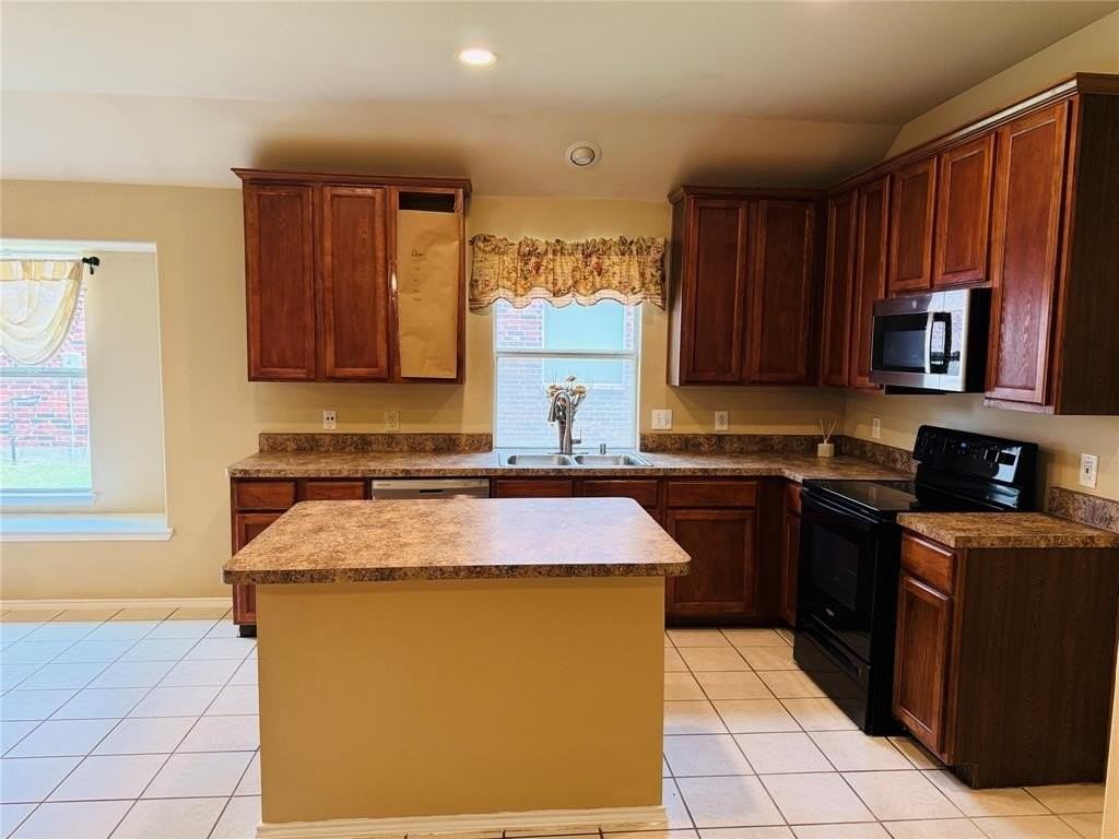 11956 Kingsville Dr - Photo 6 of 20