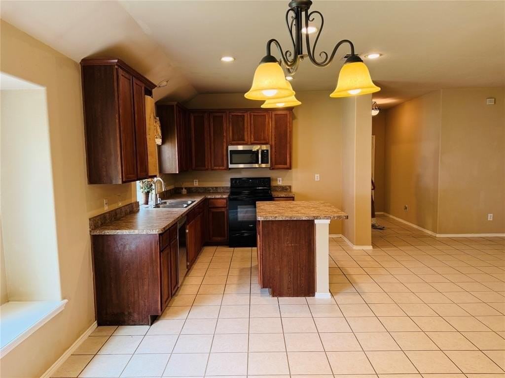 11956 Kingsville Dr - Photo 7 of 20