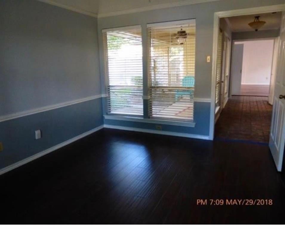 16325 Lauder Ln - Photo 5 of 34