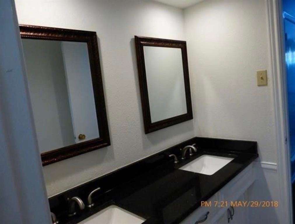 16325 Lauder Ln - Photo 6 of 34