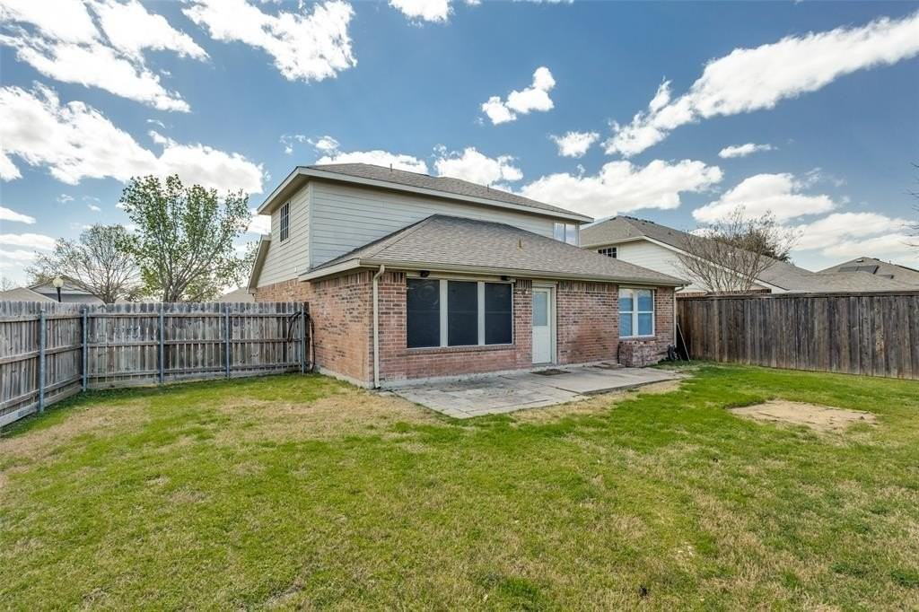 404 Oxford Dr - Photo 4 of 25