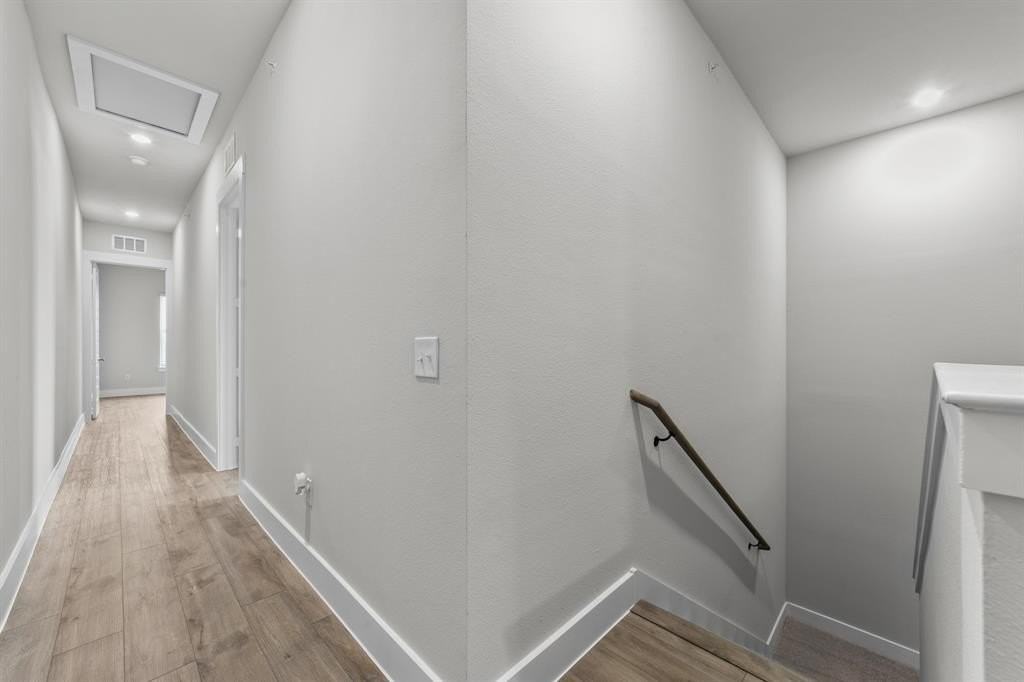 1000 Ebony Dr - Photo 4 of 23