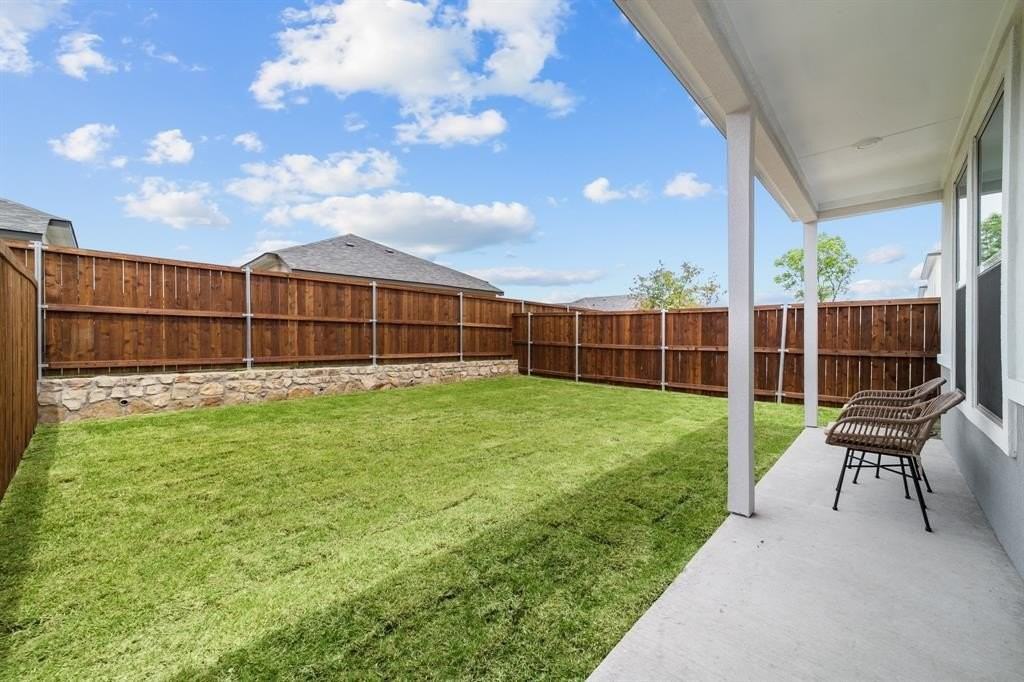 1000 Ebony Dr - Photo 5 of 23