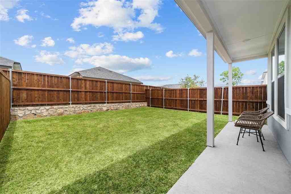 1000 Ebony Dr - Photo 6 of 23