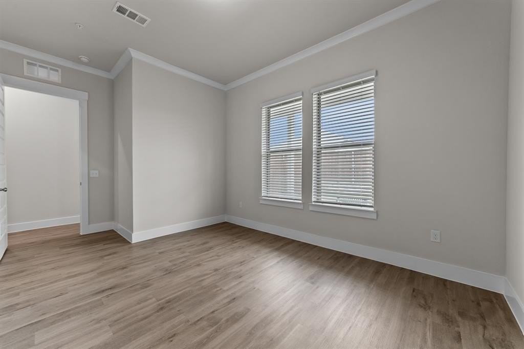 1010 Ebony Dr - Photo 4 of 36