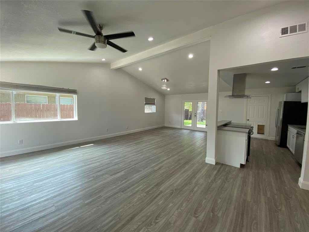 3035 Townsend Dr - Photo 2 of 16