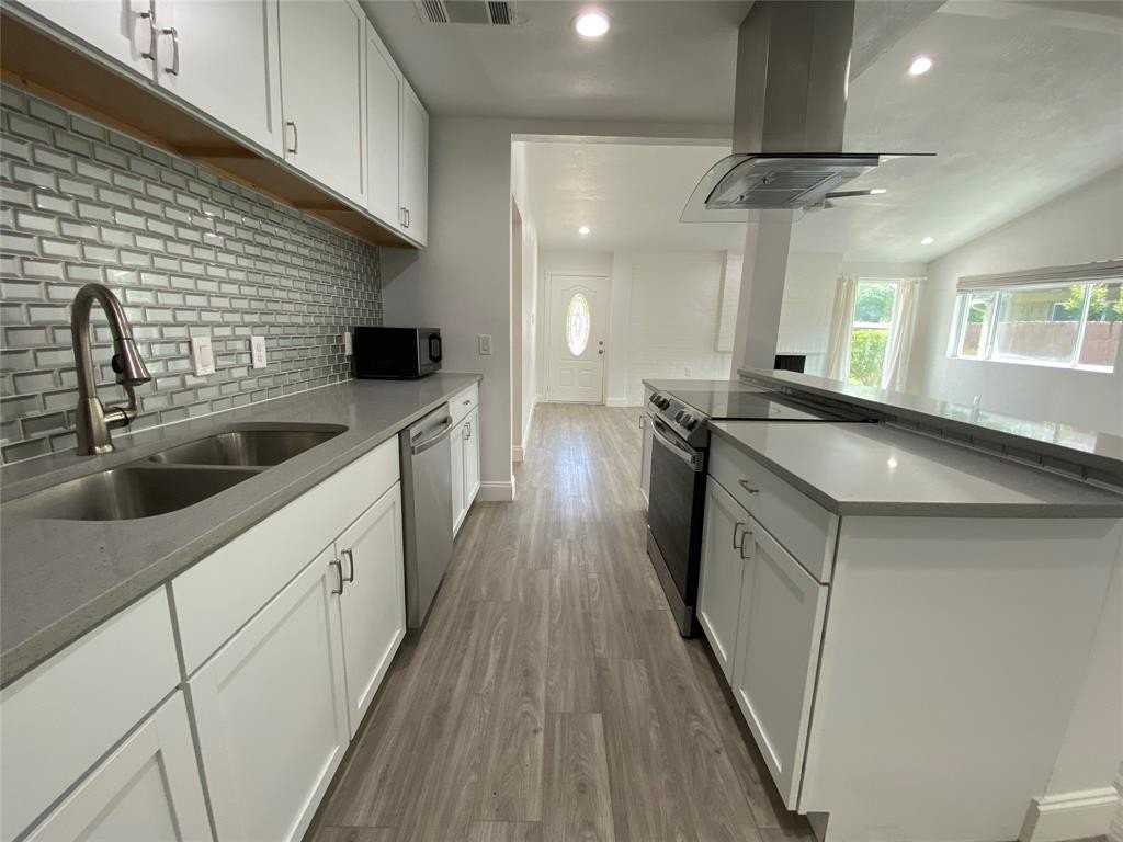 3035 Townsend Dr - Photo 6 of 16