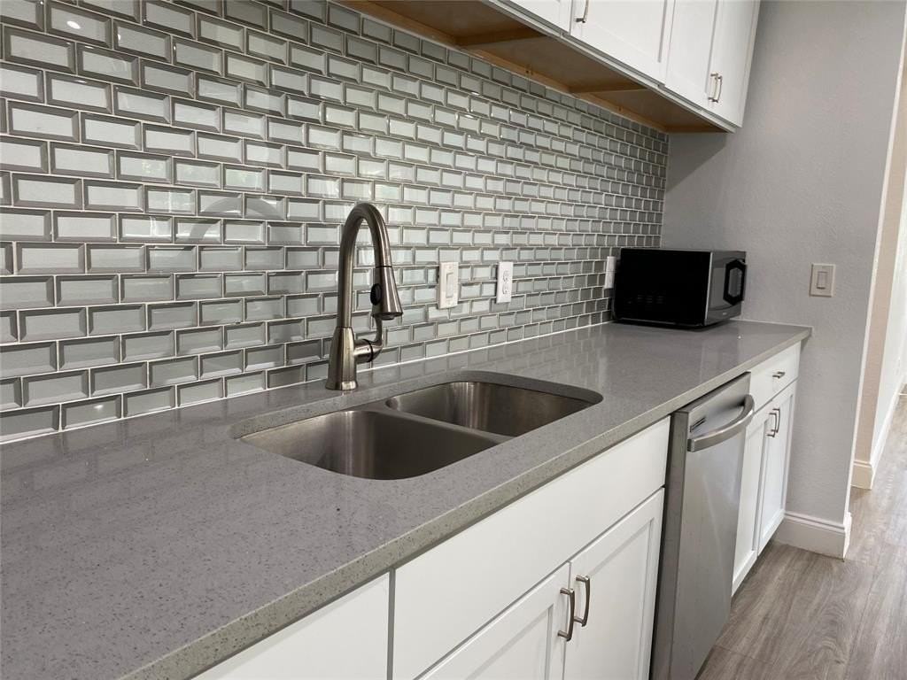 3035 Townsend Dr - Photo 7 of 16