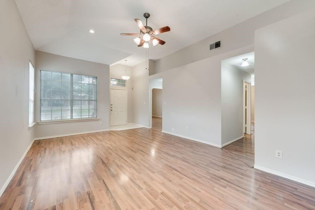 10104 Burgundy Dr - Photo 3 of 17