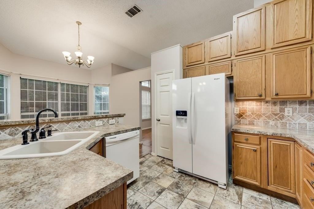 10104 Burgundy Dr - Photo 7 of 17