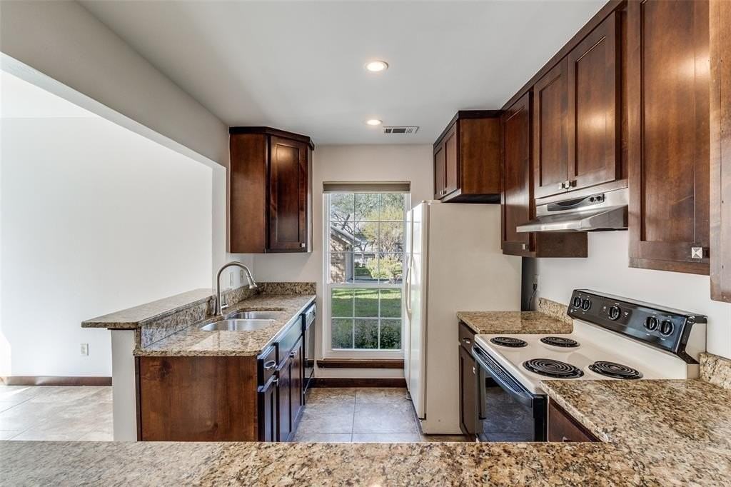 8418 Towneship Ln - Photo 5 of 17