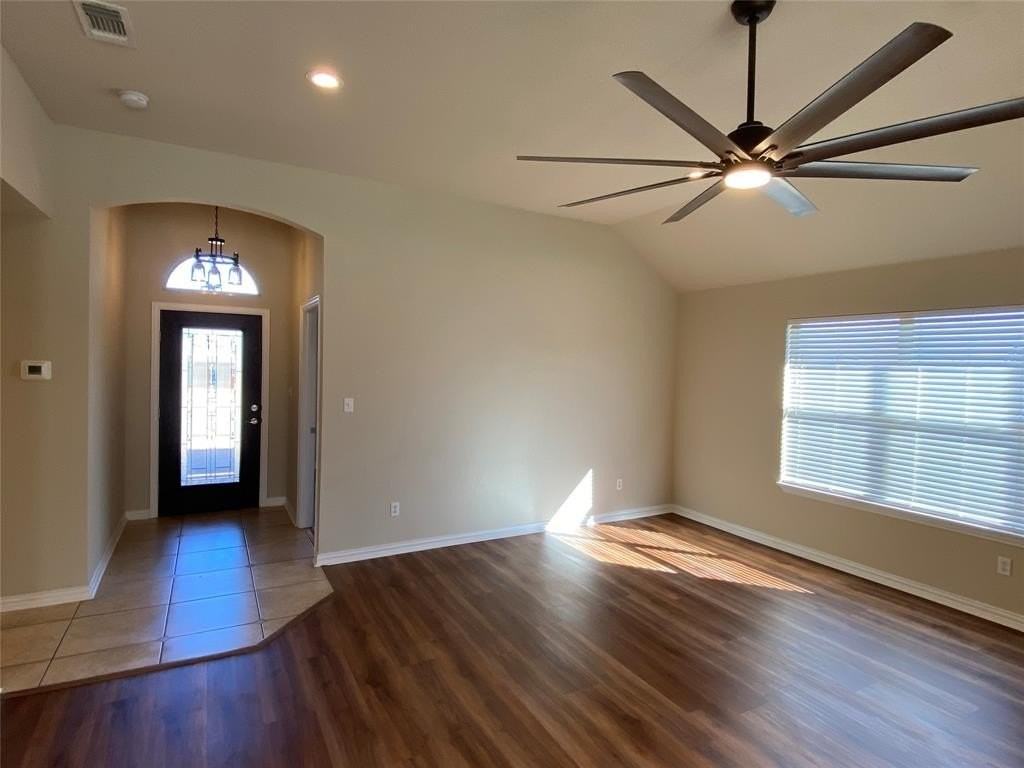 4002 Goliad Dr - Photo 3 of 40