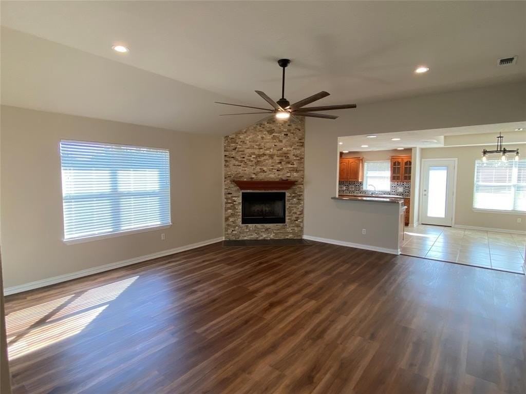 4002 Goliad Dr - Photo 4 of 40