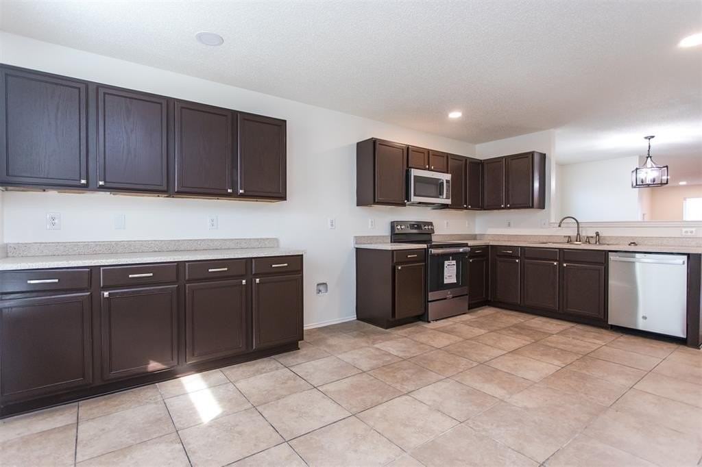 2629 Clear Brook Dr - Photo 6 of 23