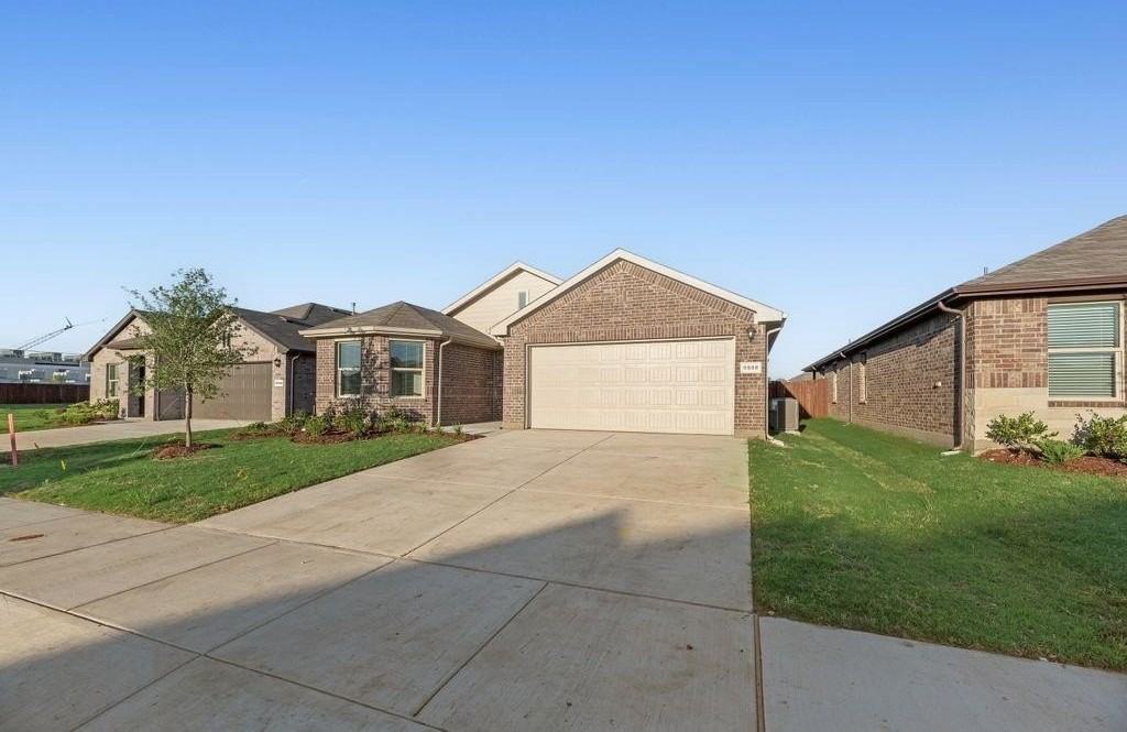 8556 Dunnstown Dr - Photo 3 of 24