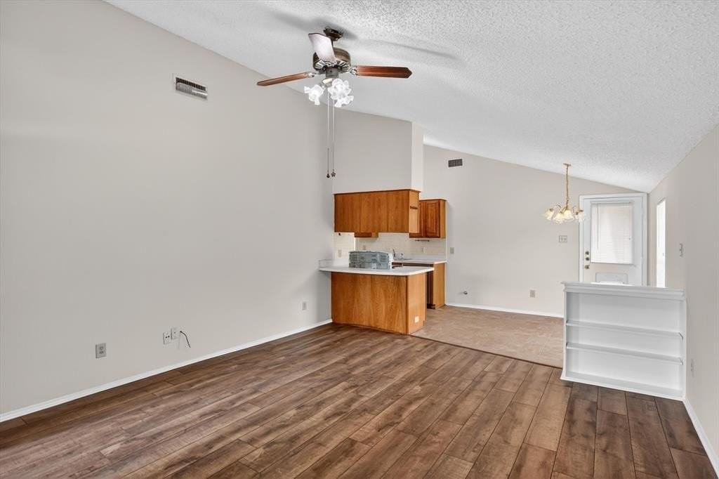 5009 Stage West Dr - Photo 2 of 15